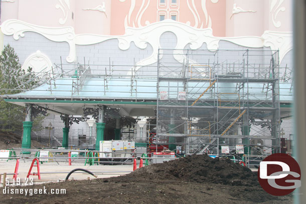 This appears to be a park entrance for Tokyo DisneySea at Fantasy Springs.