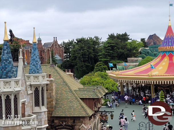 Interesting sight line this way.. Splash Mountain, Haunted Mansion and Mt. Prometheus