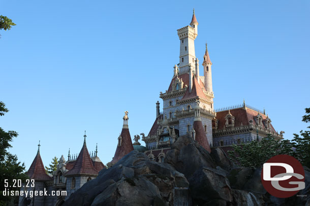 5:36pm - Back outside after the show.  Took some pictures of the Beast's Castle