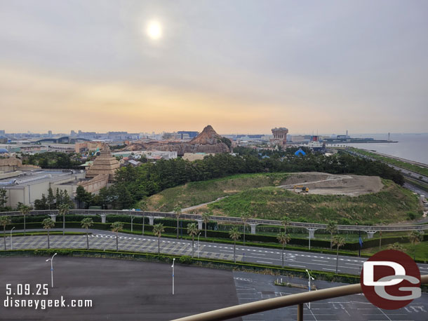 6:12am - A look outside this morning at Tokyo DisneySea as I prepare to leave for breakfast.
