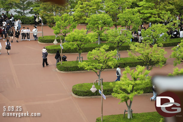 9:05am - The queues to get into Tokyo DisneySea this morning.