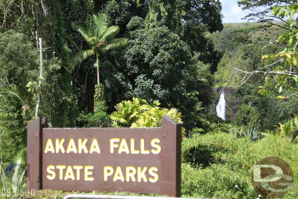 First stop of the morning was Akaka Falls (which is just North of Hilo).