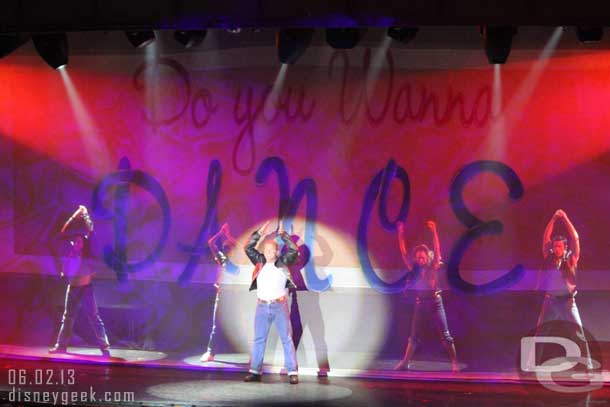 A couple of stills from the show, no video allowed but stills were..