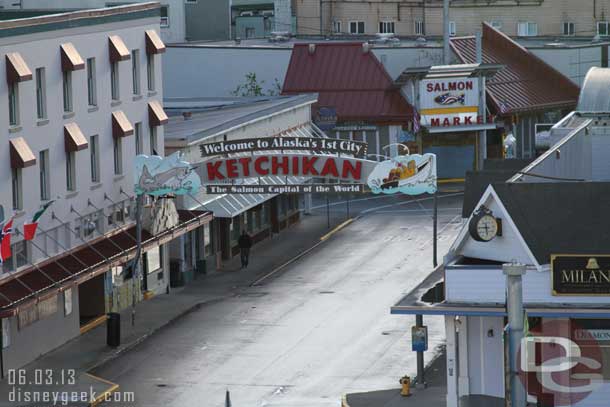 All is quiet on Mission St.