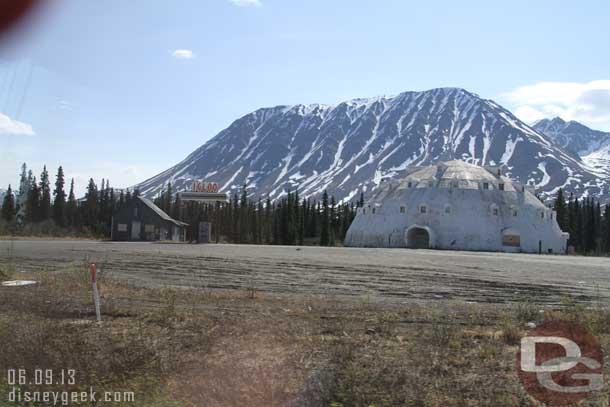 A giant igloo (it was intended to be a conference facility according to the bus driver but never used).