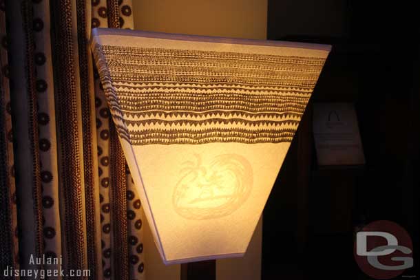 A closer look at the lamp shade.