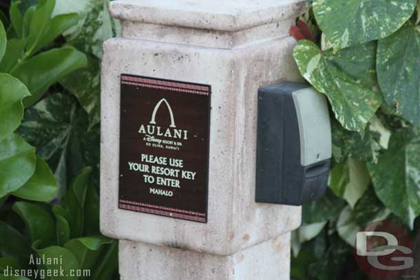 There were card readers by the gates leading to and from the beach.  The gates always seemed to be unlocked when we tried them, guess they are used when needed only.