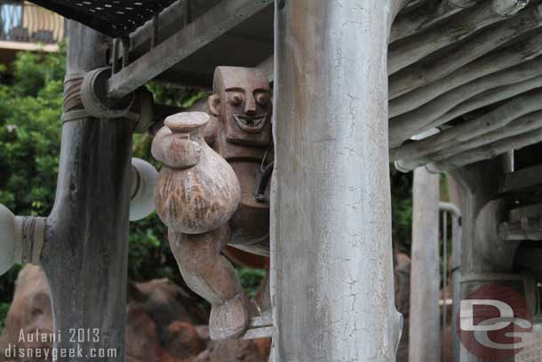 A closer look at some of the Menehune on and around the bridge.