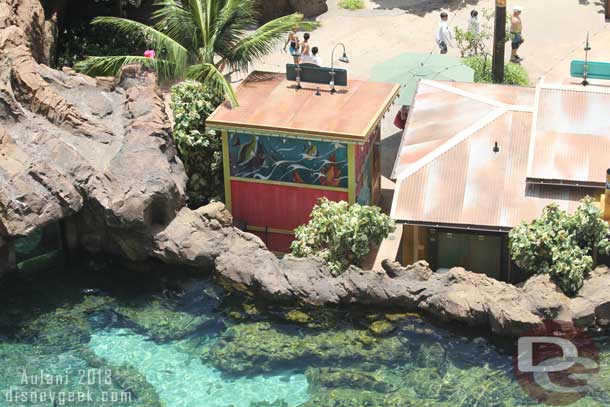 The back of the shaved ice shack in the center and Mamas on the right.