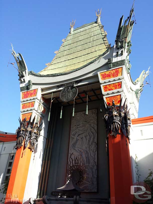 Also walked by the Chinese Theater on the way.  Here is a picture similar to the ones you are able to take in Orlando now a days.