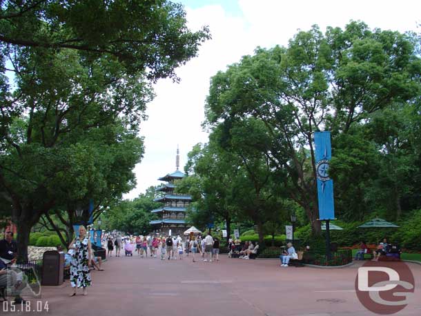 There seemed to be a fair number of people in the park, but not overly crowded