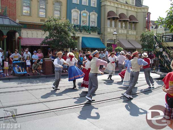 I finally remembered to see the Main Street welcome show, forget what its called