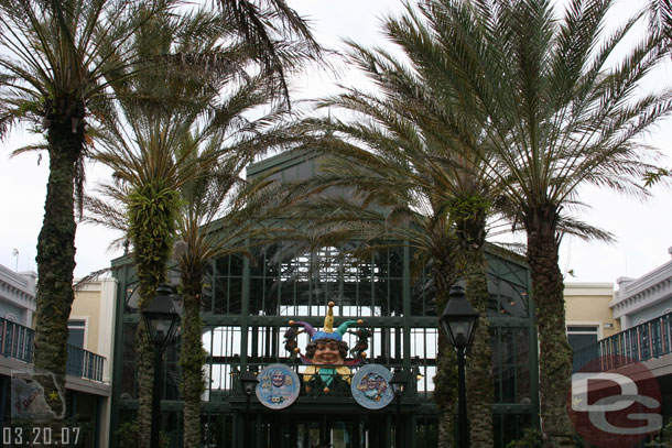 The lobby building at the French Quarter