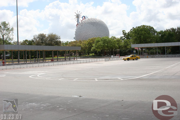 Not much going on out at the EPCOT bus depot (we were waiting for the Animal Kingdom bus)