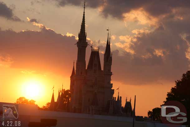 A classic sunset shot, makes you wish for the skyway again when you could really get these great shots.