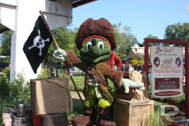 The Pirate display (there is also a Princess one) at the entrance to the Magic Kingdom