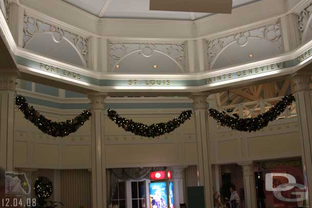 A couple shots of the Port Orleans Riverside lobby