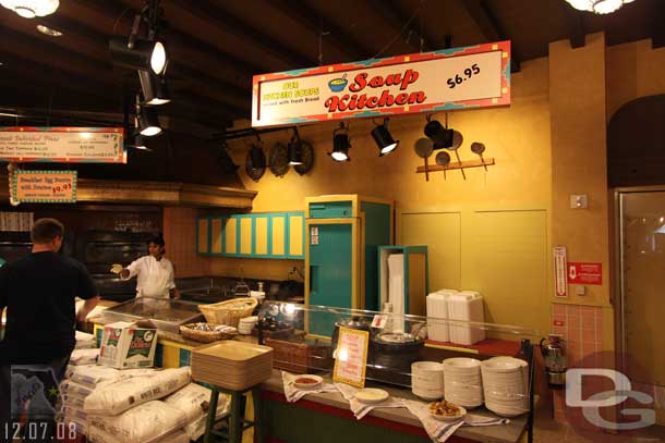 A quick look around the food court, Peppers Market, not a tradition foodcourt.  You are seated at a table then given a check that is stamped each time you order something then you pay on the way out.