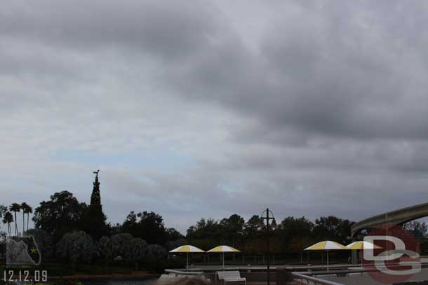 The skys looked threatening most of the day.  Also notice no Lights of Winter arches this year...