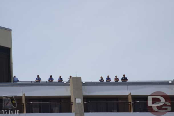 A large group of CMs on the roof for the shuttle launch (too bad regular guests can not get up there during the day anymore)