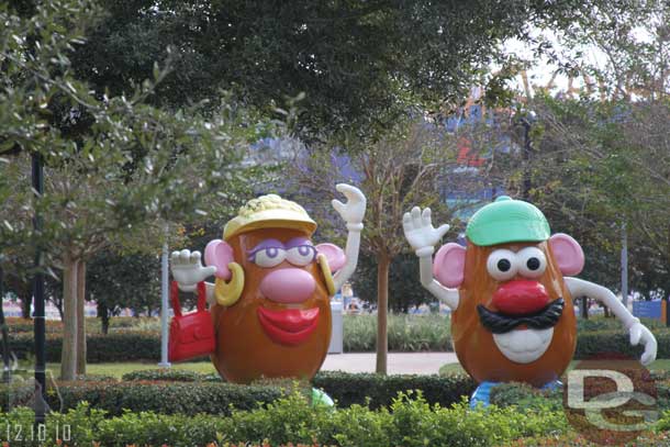 Heading out toward Hourglass Lake to see the new Animation Resort progress.. along the way passed Mr. and Mrs. Potato head.