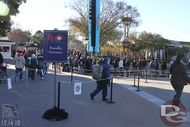 A line already forming for the 5:00pm show (it was 3:40 only)