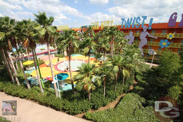 Spinning around a look at Pop Century as I head back toward the lobby.