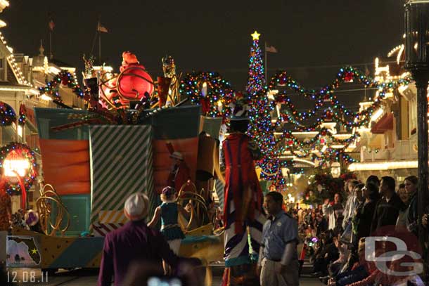 Still seems weird to me at how poor their night time parade lighting is compared to Disneyland.