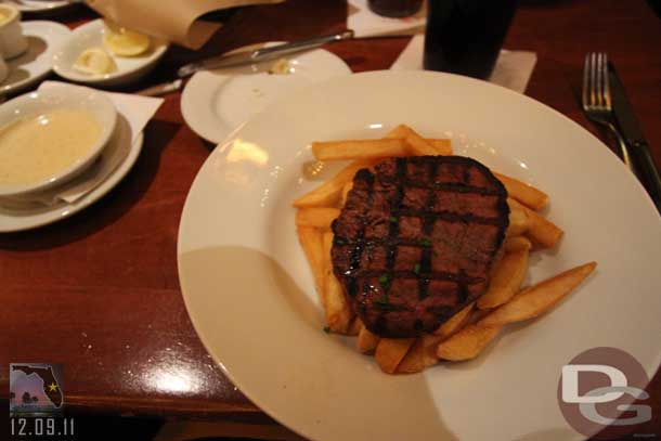 My meal... the Filet Mignon (see for those that read my food warning on the cruise pictures... a hunk of beef and fries!)