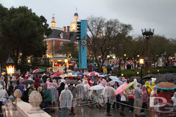 That did not slow down the stand by line for the Candlelight.  These folks would be out here for several hours trying to make it into one of the three shows this evening (I do not think many did).