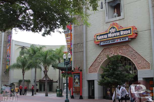 The rain had started to come down again.  The Great Movie Ride appeared to be down too (notice all the CMs out front).