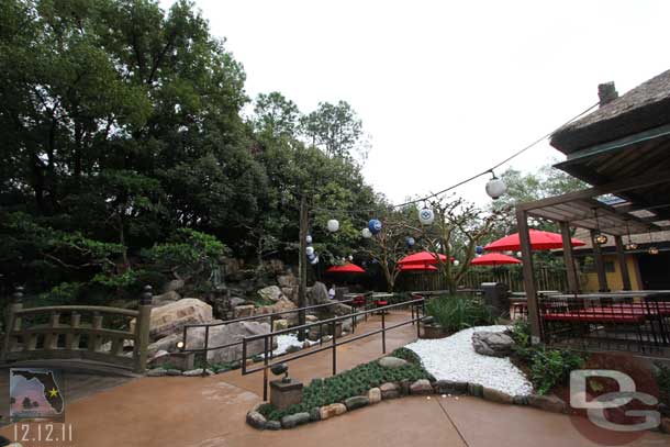 The seating area for the quick service dining.