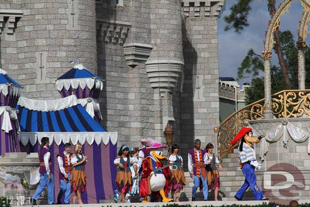 Somehow managed to miss the stage show this trip... last trip every time I walked by it was going on.  This trip it seemed to be the street party instead.