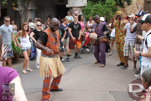 They recruited guests to participate in the show and taught them some dance moves.