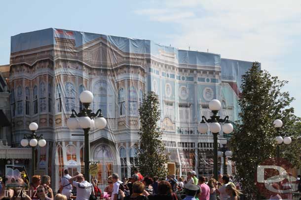 No way to judge progress on Main Street, but the prints on the scaffolding/tarps are great.