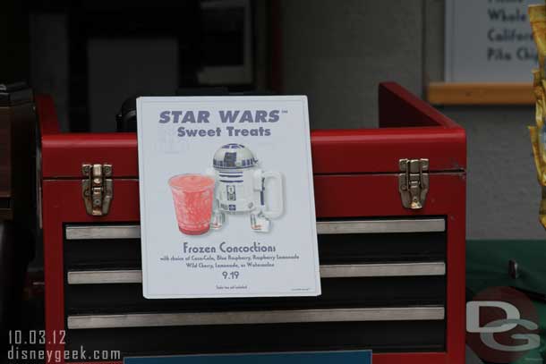 R2 Comes with a lot of different things... here an icee.