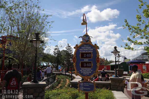 Interesting the Fastpass sign has the times but you have to walk all the way over to the sideshow area to pick one up.  Nice to space things out but wonder how many first time guests find their way back there.