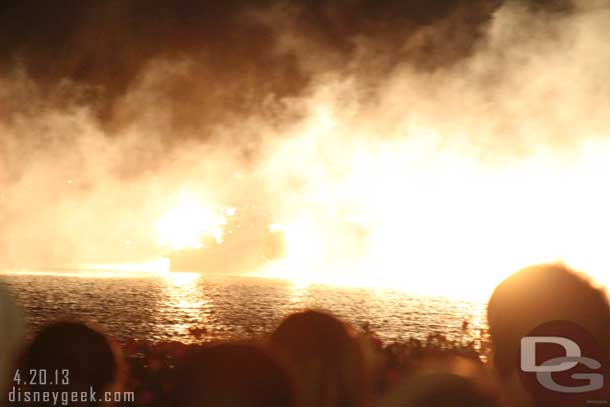 Made it around for Illuminations.  This is what happens when you do not pay attention to the camera settings..