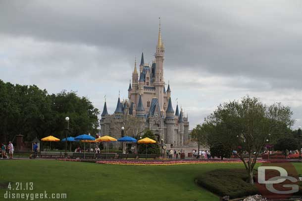 Not sure how many of these shots I have but bet its too many..  the blue and gold umbrellas still drive me crazy though!!