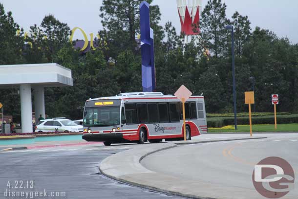 A Disney bus sporting the new color scheme pulled up to take us to Animal Kingdom this morning.  Eventually the entire fleet will be repainted to this scheme.  We spotted only a couple this trip.