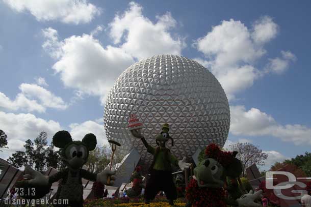 One last picture of the entrance topiary before moving on.