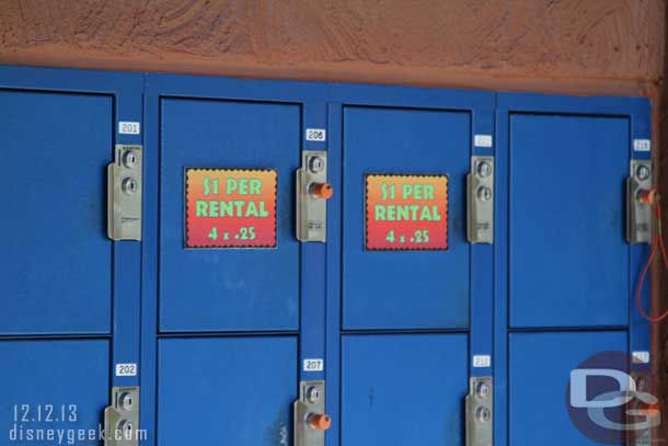 I do not remember these lockers from my previous stays at the lodge.. they charge a buck if you want to store anything while you swim.  Seems rather expensive to me considering only resort guests are supposed to be in the pool.