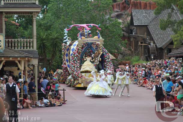 The Princess Garden float starts off the parade. 