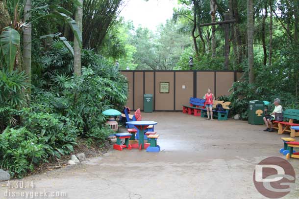 The former walkway to Camp Minnie Mickey and future home of AvatarLand has a simple construction wall and is the smoking area.