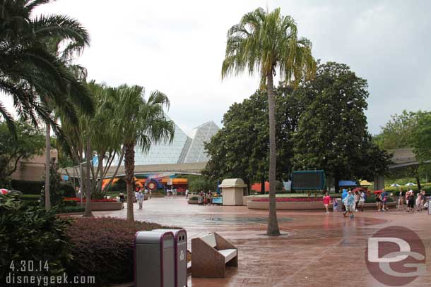 Just like yesterday it started to rain on us.  A light drizzle so we kept walking.