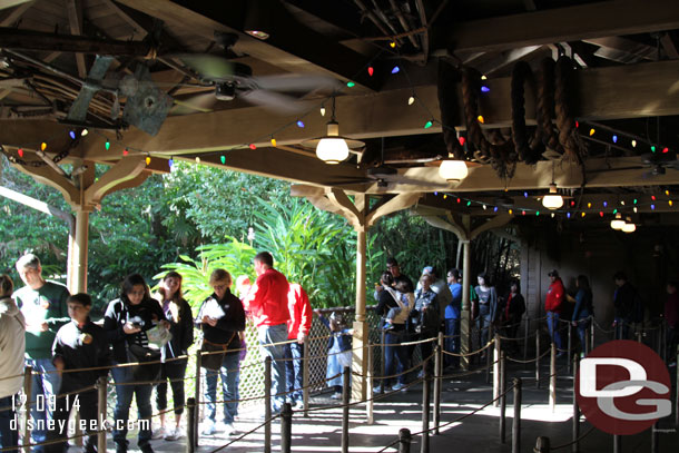 Luckily the wait was short, we were guided around the queue but no switchbacks were open yet.