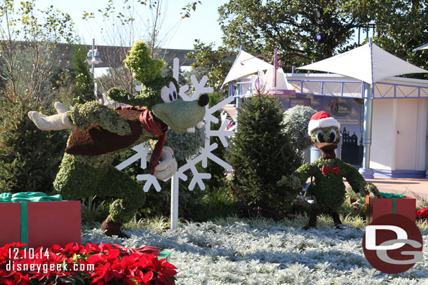 Goofy and Donald topiaries in Future World.