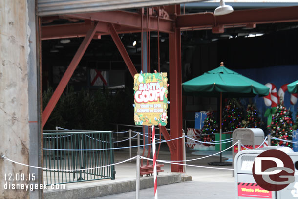 Goofy was meeting in the former queue are for the tram tour.