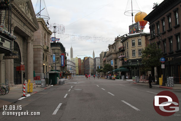 Not many guests on the Streets of America this morning.