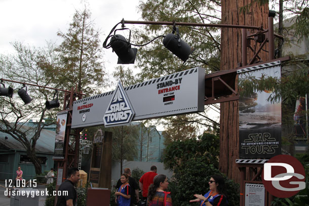 A posted 10 minute wait at 9:05am for Star Tours.